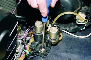 Снятие и замена электродвигателя стеклоомывателя Ваз-2109