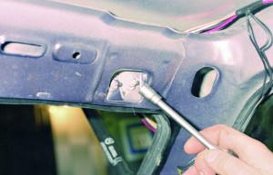Снятие и замена двери багажника Ваз-2109