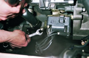 Снятие модуля зажигания двигателя ВАЗ-2111