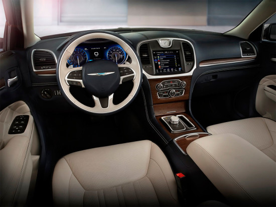 Седан Chrysler 300C – мощность и роскошь